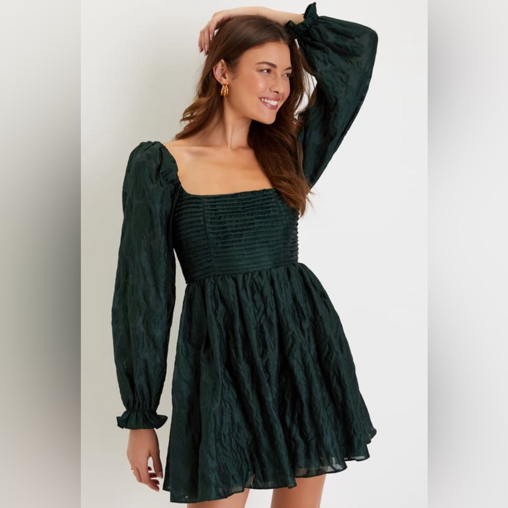 Lulu’s NWT Darling Persona Emerald Green Jacquard Puff Sleeve Mini Dress
